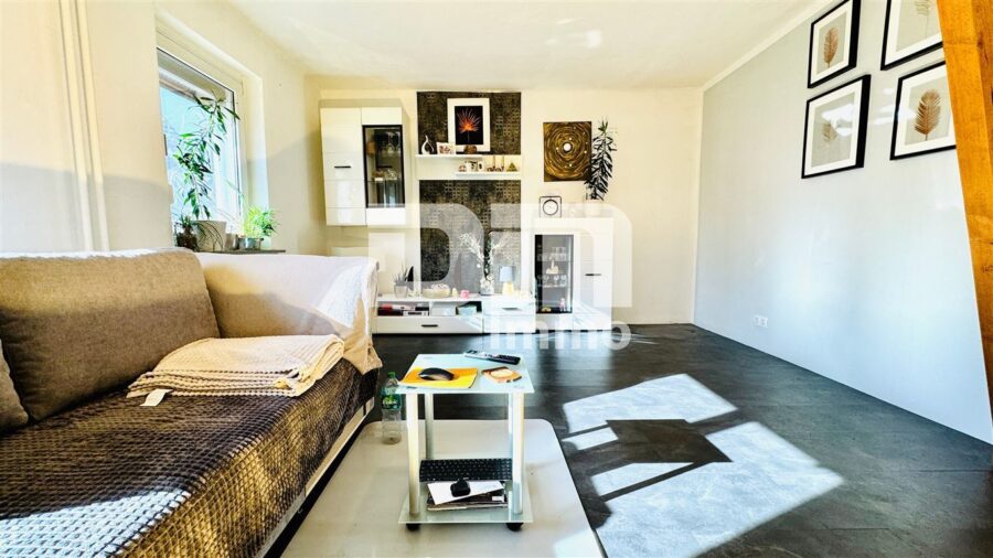 (R)eserviert!Stilvoll modernisiertes Einfamilienhaus mit Garage + Nebengebäude und Terrasse - EG Wohnzimmer